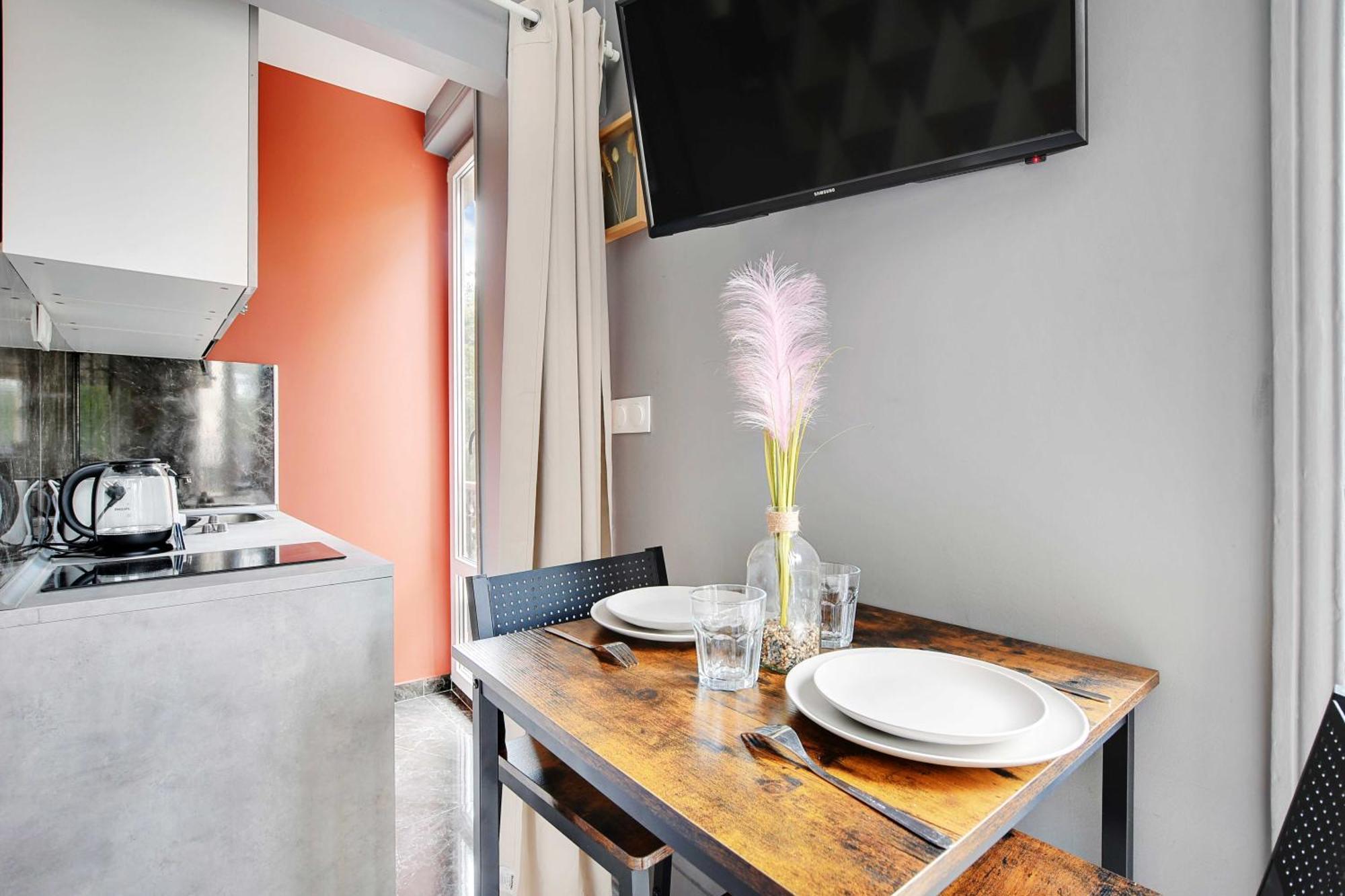 Peaceful - 2p - Near The Canal Saint-martin Apartment